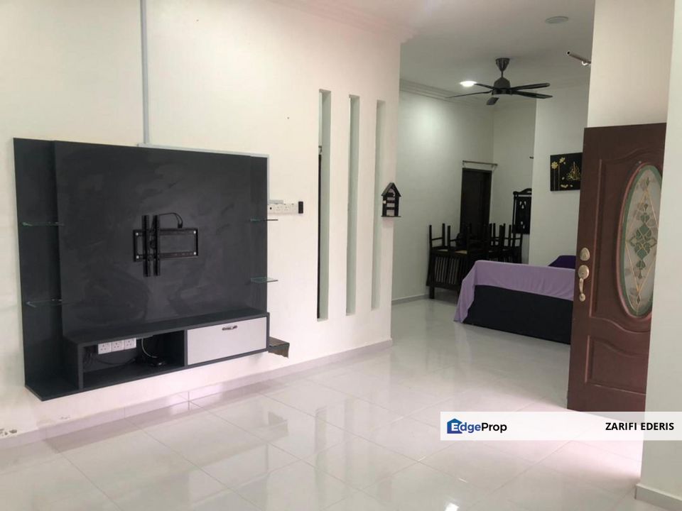 Parking Luas Tidak Menghadap Rumah Orang Rumah SEMI D Setingkat di Tawang Bachok untuk Di Jual, Kelantan, Kota Bharu