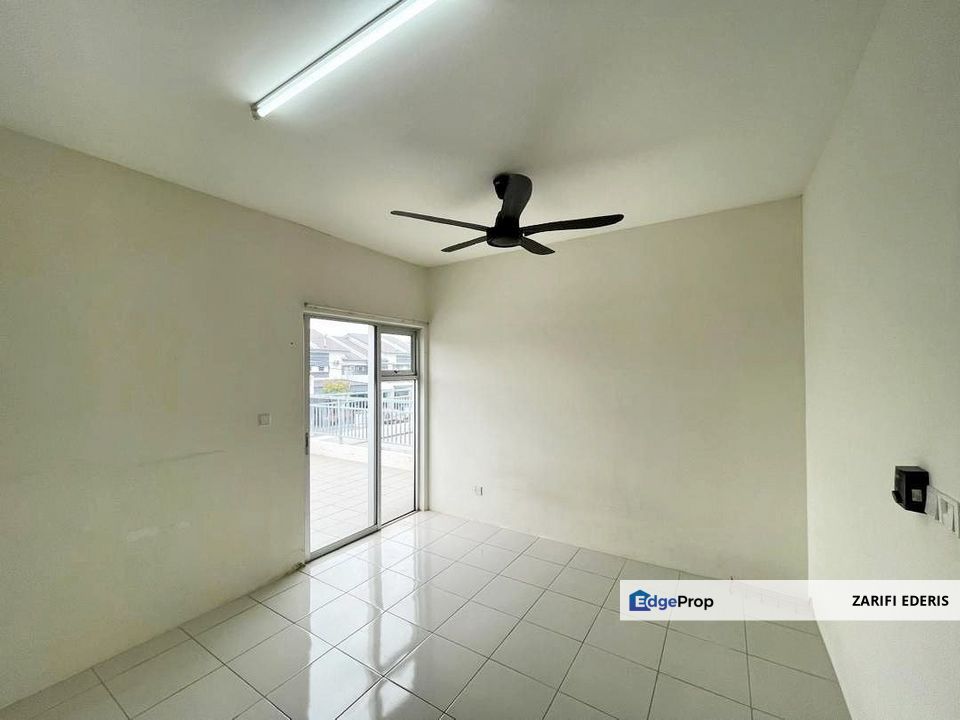 Well kept unit Upper Kita Batu Townhouse Cybersouth Dengkil Good For Investment For Sale, Selangor, Dengkil