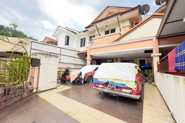 Persiaran Puncak Alam 1 