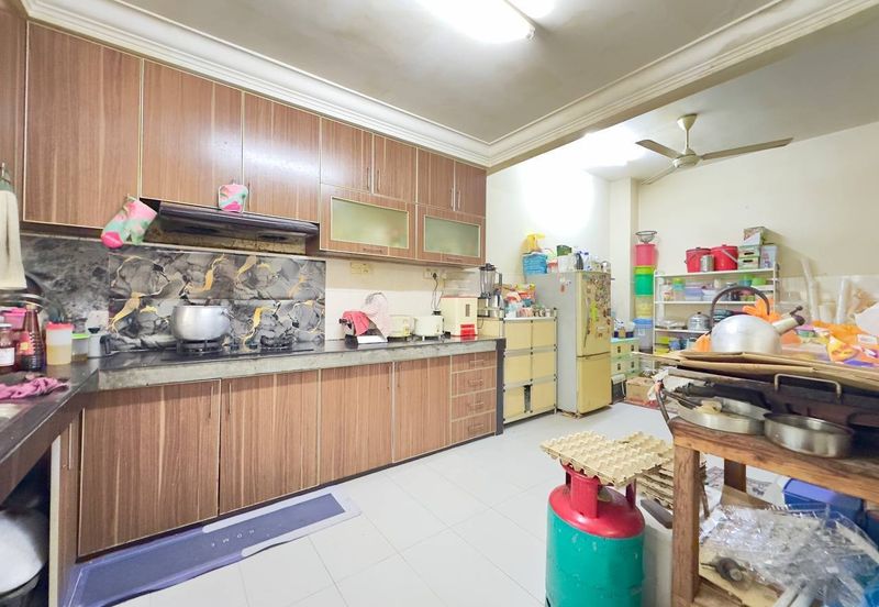 Persiaran Puncak Alam 1 