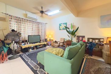 Persiaran Puncak Alam 1 