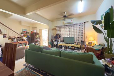 Persiaran Puncak Alam 1 