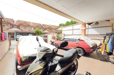 Persiaran Puncak Alam 1 