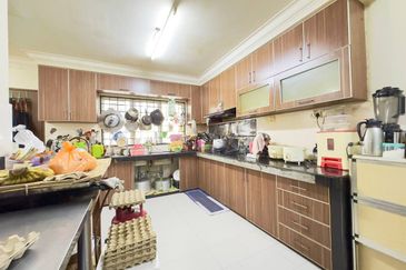 Persiaran Puncak Alam 1 