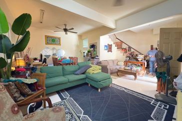 Persiaran Puncak Alam 1 