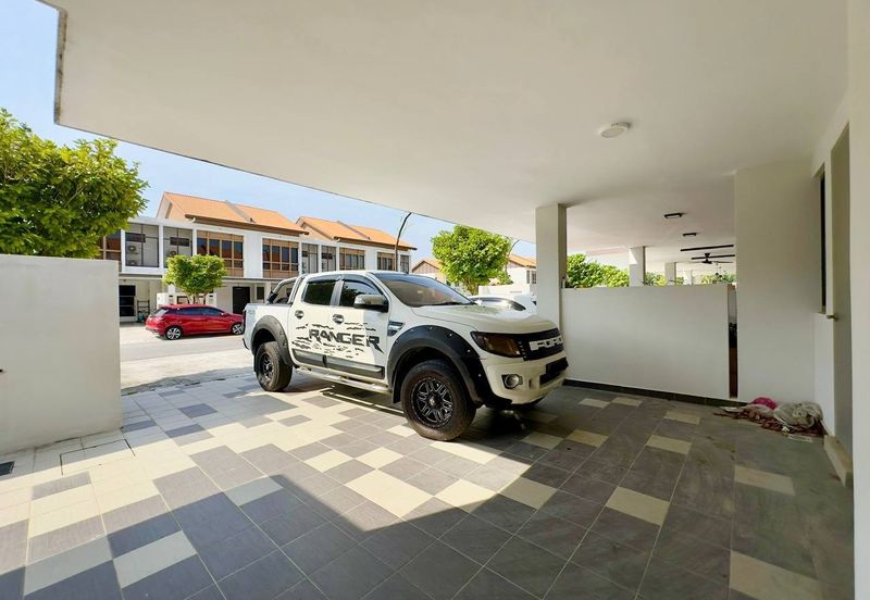 Setia Warisan Tropika (Belladonna)