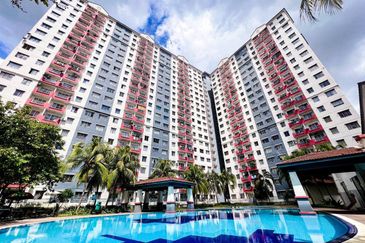 Vista Pinggiran, Taman Pinggiran Putra