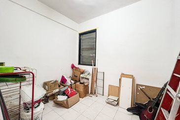 Vista Pinggiran, Taman Pinggiran Putra