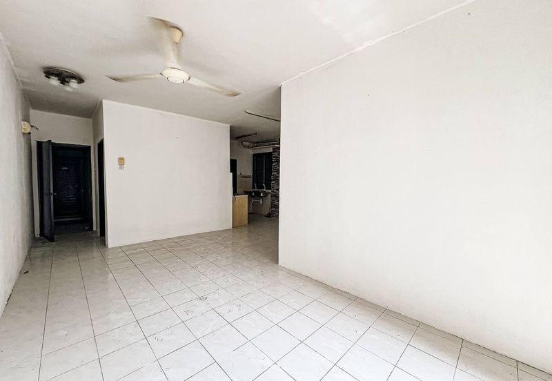 Vista Pinggiran, Taman Pinggiran Putra