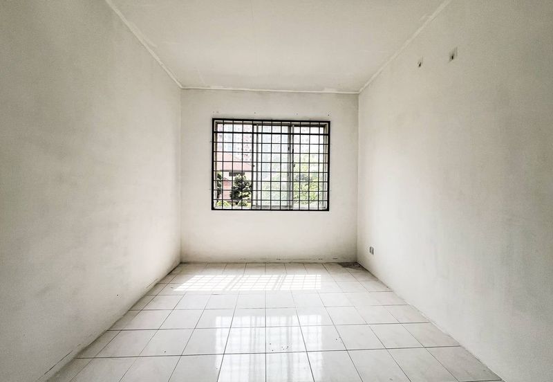 Vista Pinggiran, Taman Pinggiran Putra