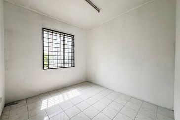 Vista Pinggiran, Taman Pinggiran Putra