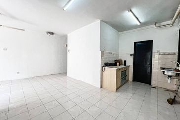 Vista Pinggiran, Taman Pinggiran Putra