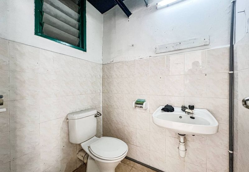 Vista Pinggiran, Taman Pinggiran Putra