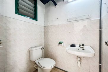 Vista Pinggiran, Taman Pinggiran Putra