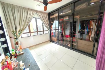 Indah Alam Condominium