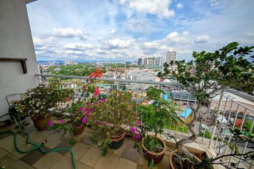 Indah Alam Condominium