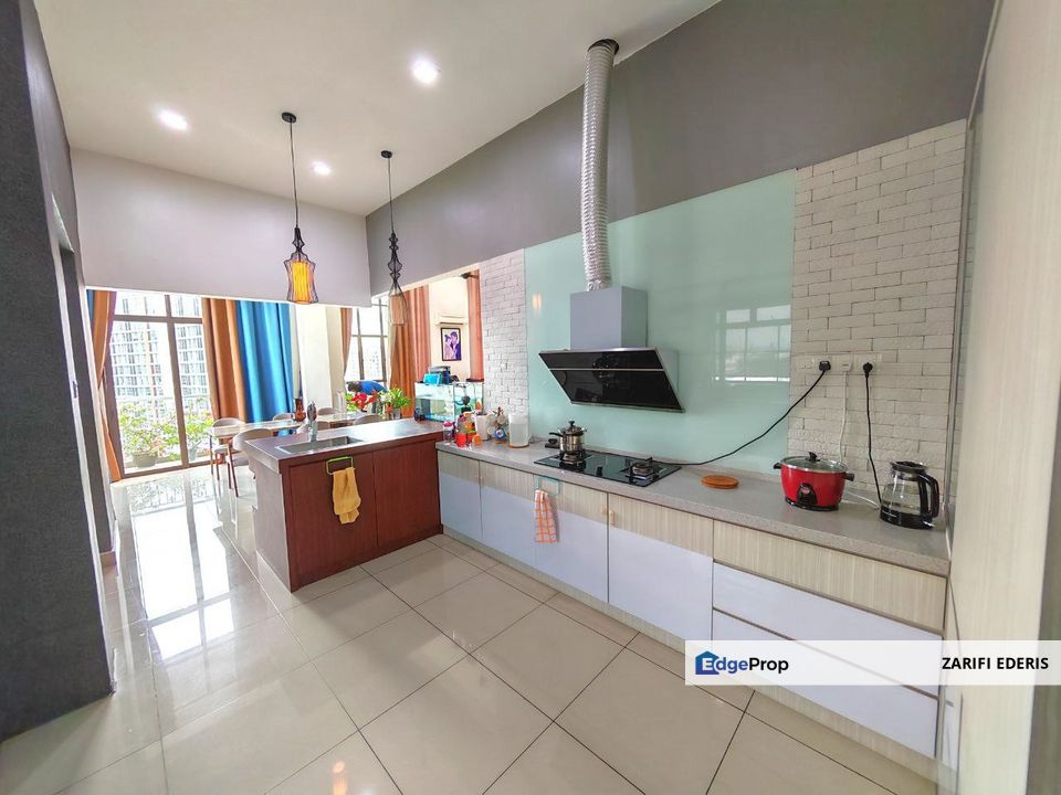 Nicely Renovated Strata Ready Penthouse Indah Alam Condo Seksyen 22 Shah Alam For Sale (6 Carpark), Selangor, Shah Alam