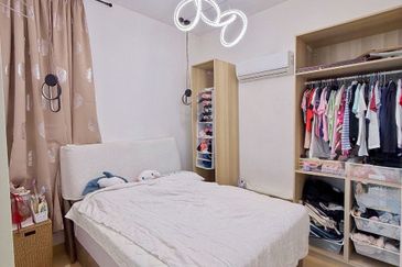 Lake Point Residence