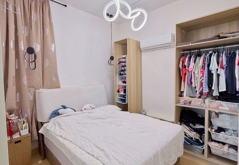 Lake Point Residence