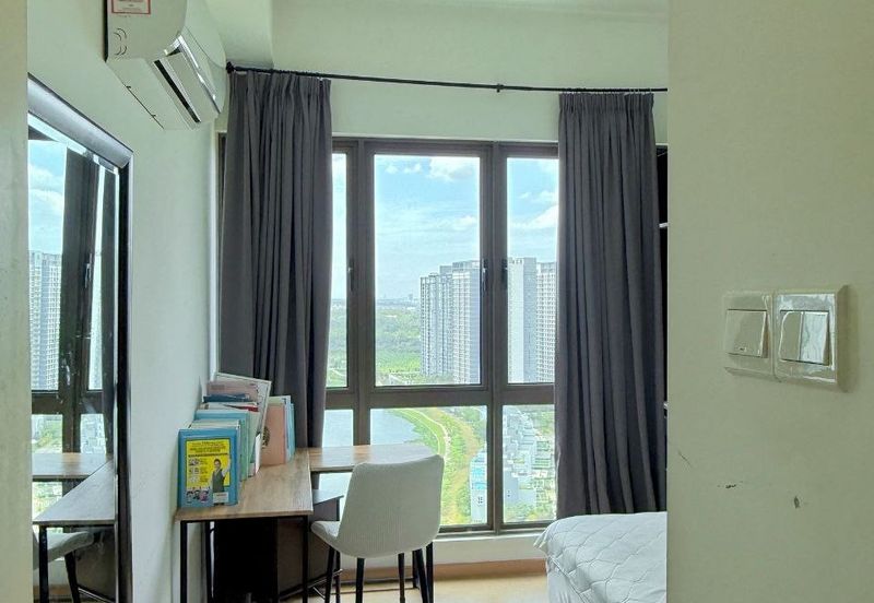 Lake Point Residence