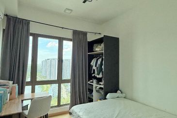 Lake Point Residence