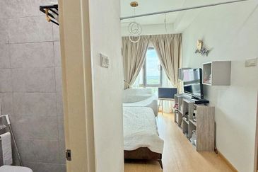 Lake Point Residence