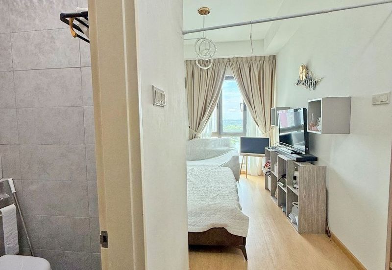 Lake Point Residence