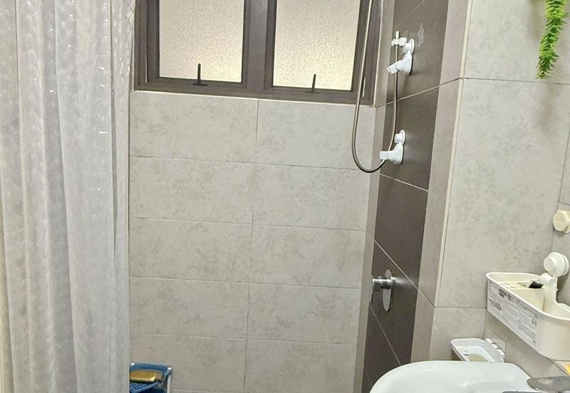 Lake Point Residence