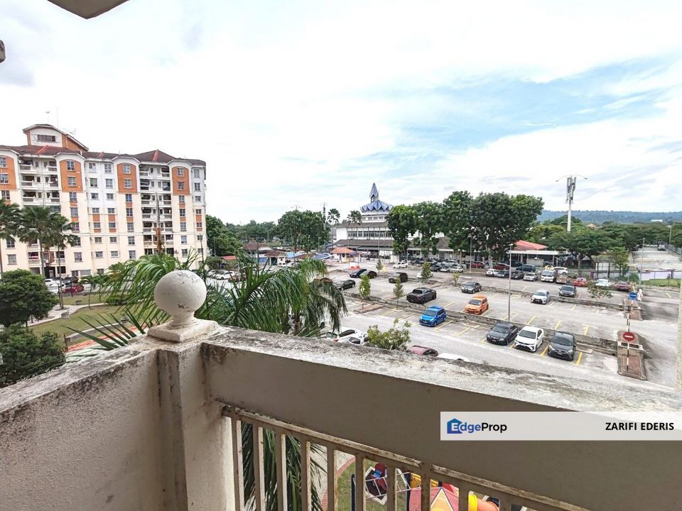 Vacant Unit Strategic Location at Seksyen 7 Shah Alam Pangsapuri Danaumas For Sale, Selangor, Shah Alam