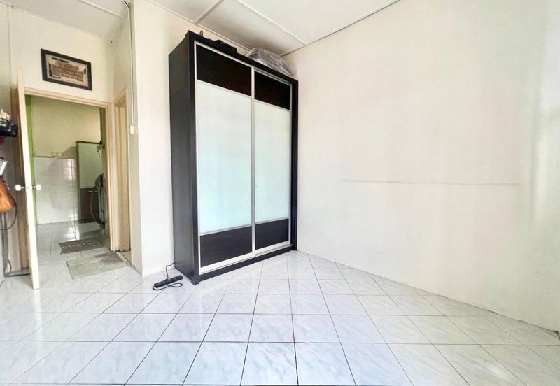 Pangsapuri Putra Impian, Taman Pinggiran Putra