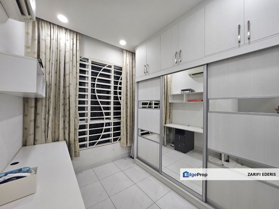 Facing Pool Almost Fully Furnished Nice Renovated BSP Skypark Condo Bandar Saujana Putra for Rent, Selangor, Bandar Saujana Putra