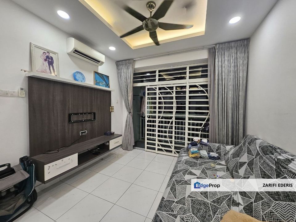 Facing Pool Almost Fully Furnished Nice Renovated BSP Skypark Condo Bandar Saujana Putra for Rent, Selangor, Bandar Saujana Putra