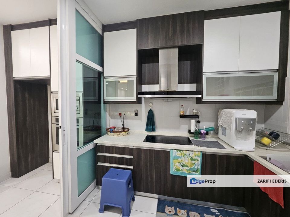 Facing Pool Almost Fully Furnished Nice Renovated BSP Skypark Condo Bandar Saujana Putra for Rent, Selangor, Bandar Saujana Putra