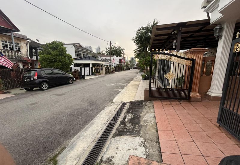 Taman Desa Keramat AU2