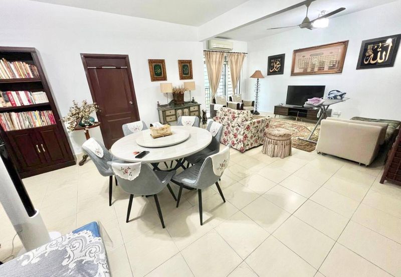 Villa Park Condominium