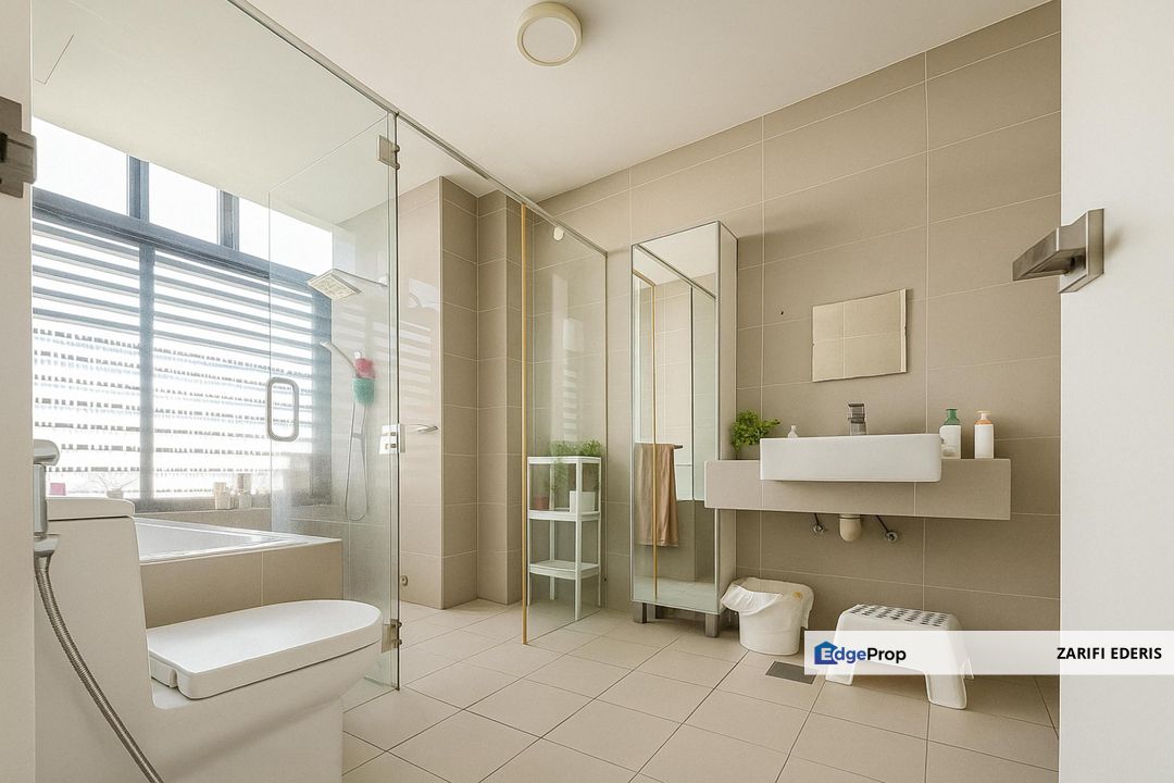 Well Maintained Partly Furnished Mirage by the Lake Condo Cyberjaya For Sale, Selangor, Cyberjaya