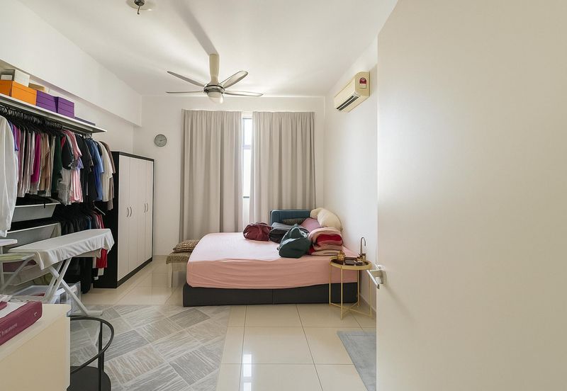 Mirage By The Lake Condominium