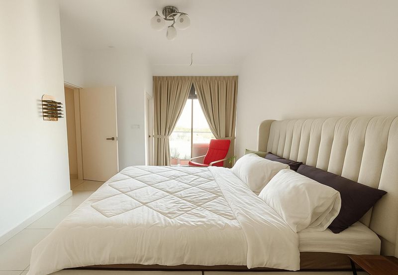 Mirage By The Lake Condominium