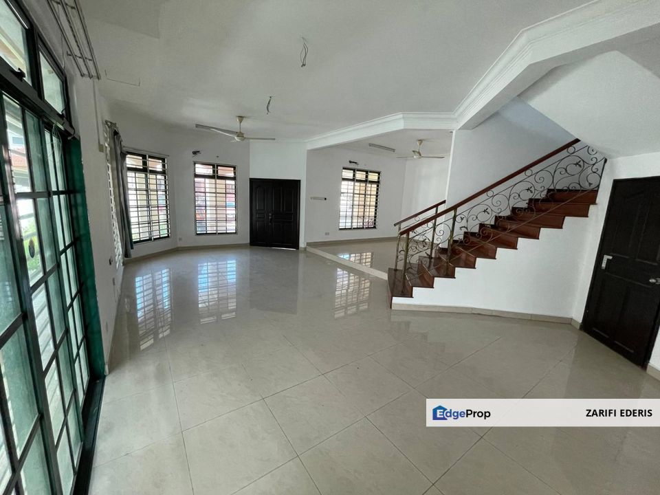 End Lot 6 Rooms 2 Storey Semi D Warisan Indah, Kota Warisan Sepang For Rent, Selangor, Sepang