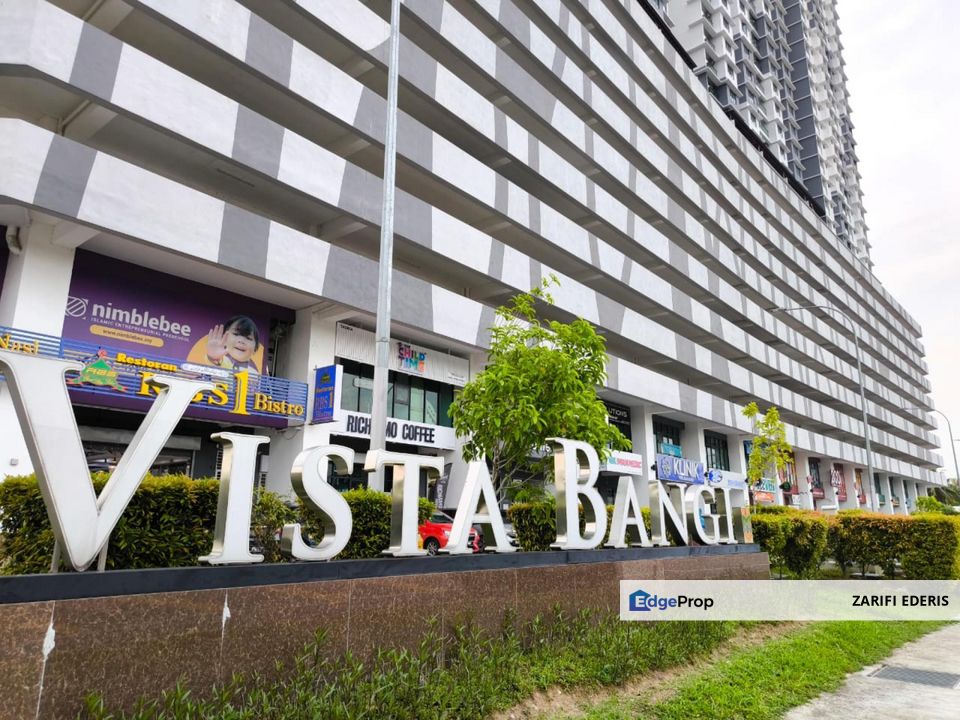 Partial Furnished 3 Rooms 2 Bathrooms Vista Bangi For Rent, Selangor, Kajang