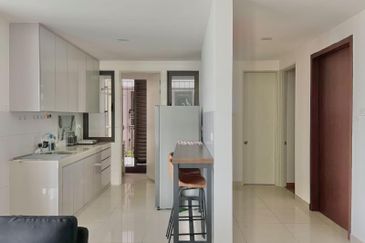 Lake Point Residence