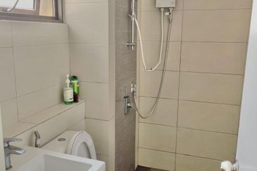 Lake Point Residence