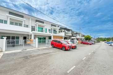 Taman Jenderam Suria