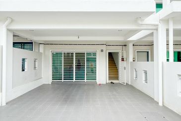 Taman Jenderam Suria