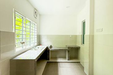 Taman Jenderam Suria