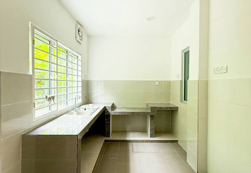 Taman Jenderam Suria