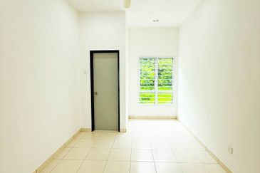 Taman Jenderam Suria