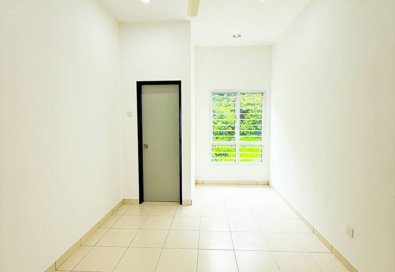 Taman Jenderam Suria