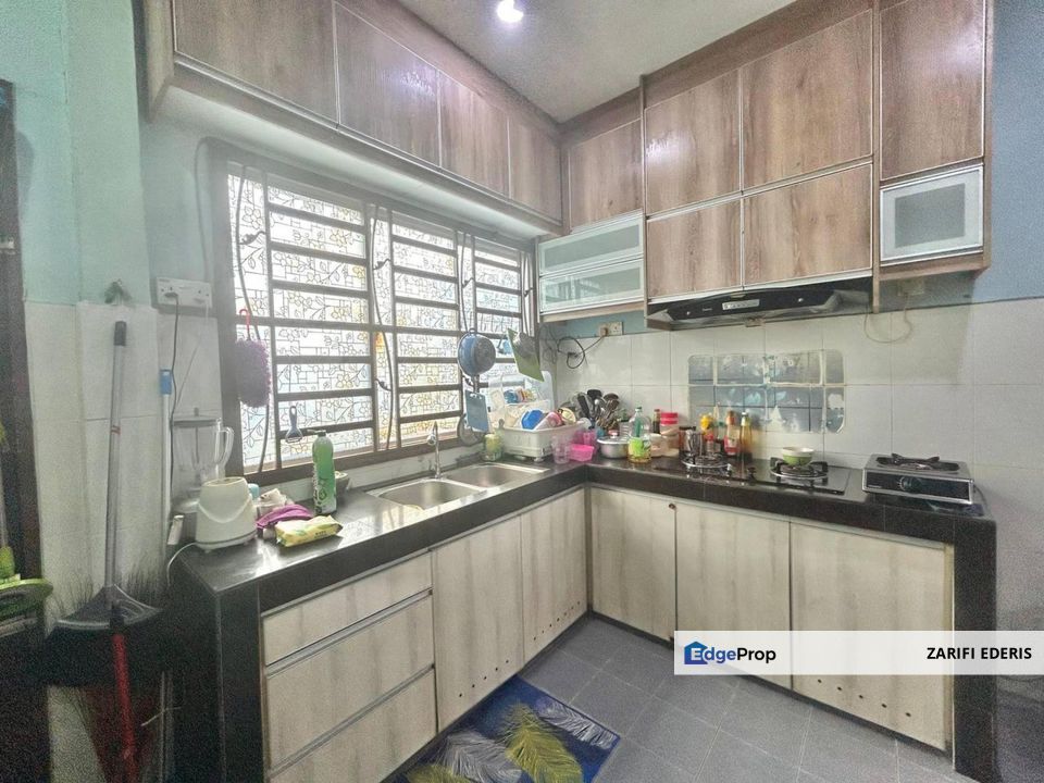 Extended & Semi Furnished Single Storey Terrace House for sale @ Bandar Putera 2 Klang near Jalan Kebun, Selangor, Klang