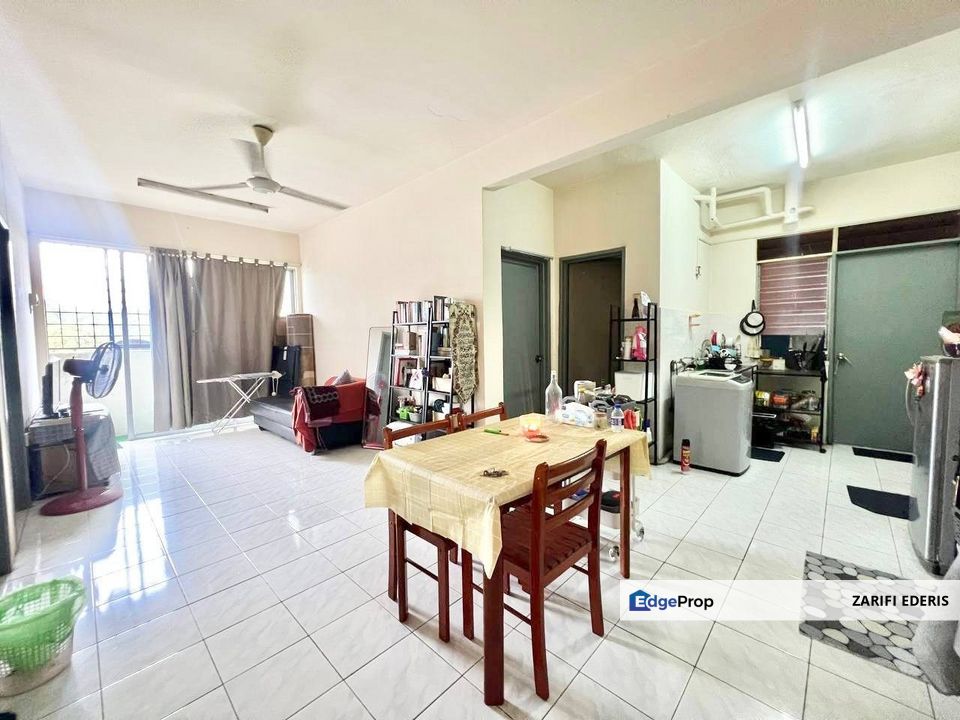  Strata Title Ready Putra Impian Apartment, Seri Kembangan For Sale , Selangor, Puchong South